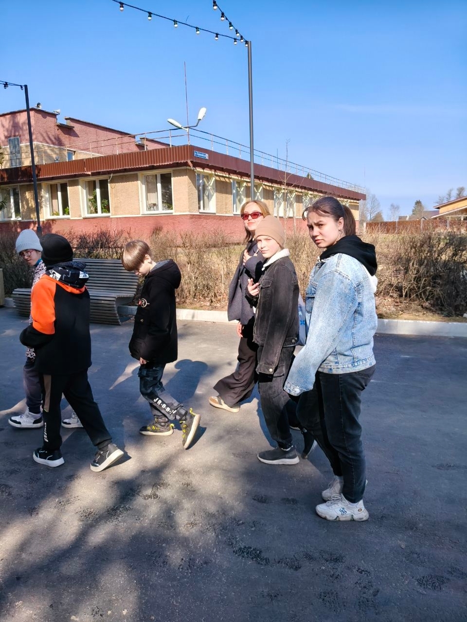 Наши в лагере.
Поход в Государственный драматический театр "Комедианты", смотрели постановку " Карлсон"